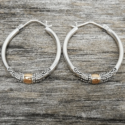 Elegante Vintage-Hoops mit kunstvollem Silbermuster