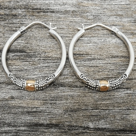 Elegante Vintage-Hoops mit kunstvollem Silbermuster