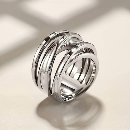 Eleganter Vintage-Silberring mit geschichteten Designs