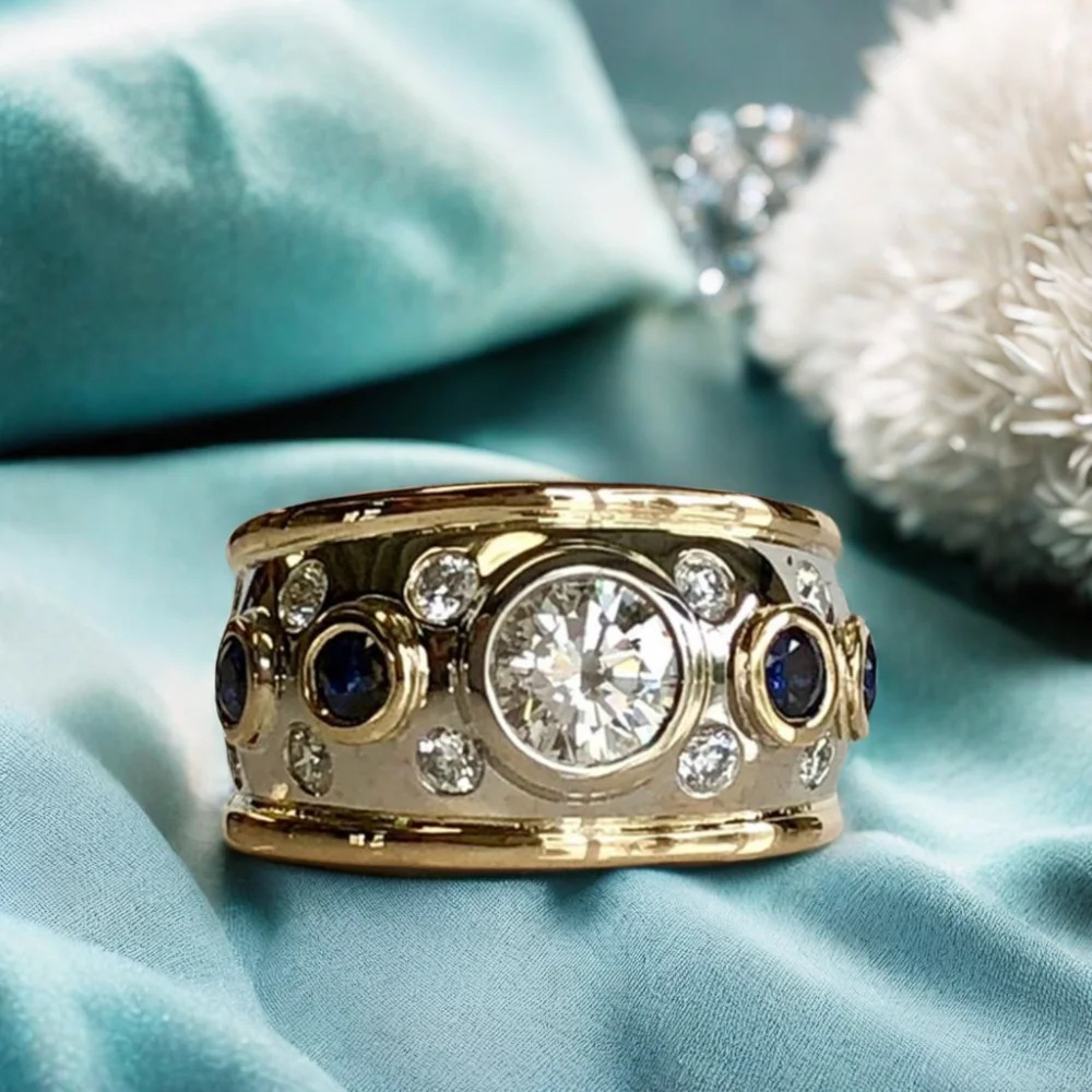 Eleganter Vintage-Ring mit funkelndem Zirkonia-Inlay aus vergoldetem Material