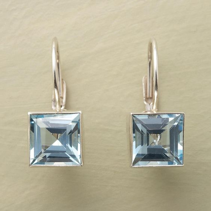 Fascinating Vintage Earrings made of sparkling blue glass