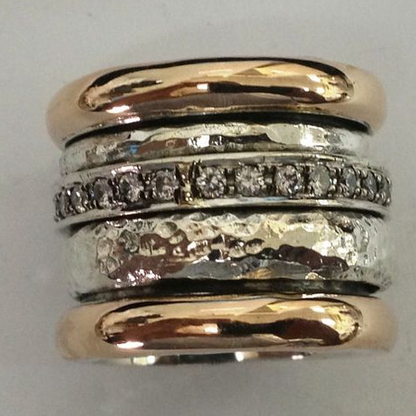 Vintage-inspirierter, schichtweise gestalteter, robuster Goldring