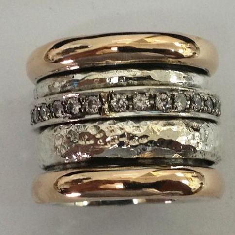 Vintage-inspirierter, schichtweise gestalteter, robuster Goldring