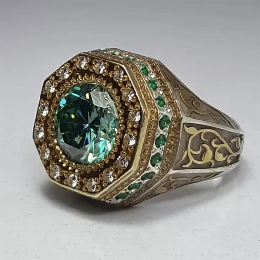 Eleganter Vintage-Grüner Ring aus strahlendem Brilliantgold