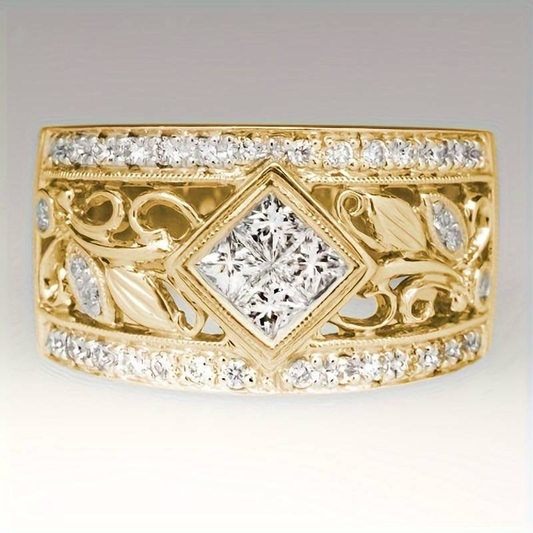 Hochglänzender Vintage-Ring in strahlendem Gold mit einzigartigem Design