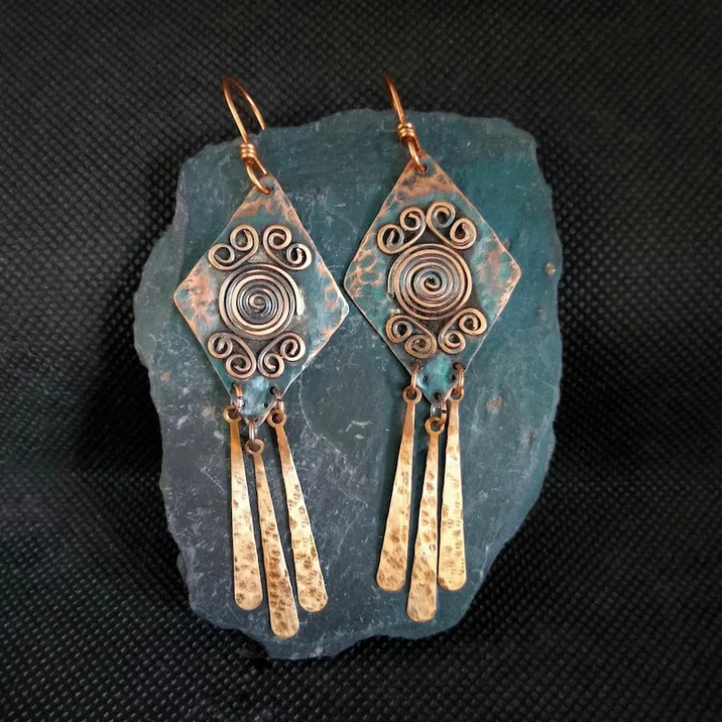 Elegante Vintage-Ohrhänger in Bronze-Optik