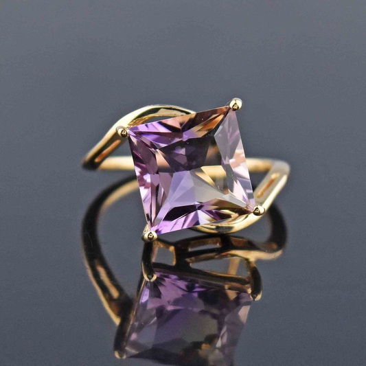 Vintage Lila Ring mit Funkelndem Zirkonia