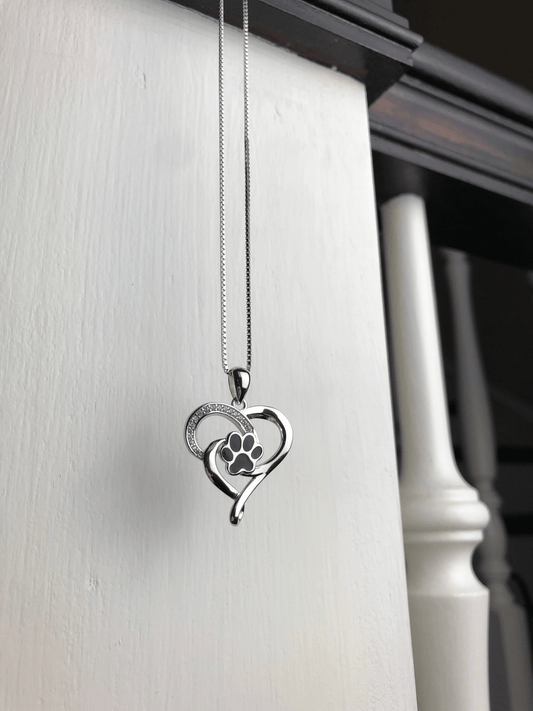 ELIN – Elegante Infinity-Halskette mit Herz & Pfote aus rostfreiem Edelstahl