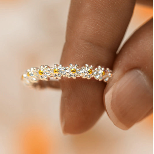 Eleganter, verstellbarer Ring aus 18K Gold mit bezauberndem Gänseblümchen-Design