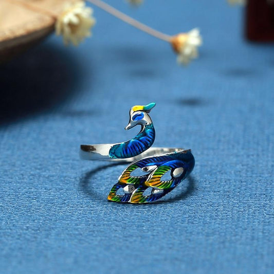 Exquisiter handgemalter Pfau - Verstellbarer Sterlingsilberring für einen eleganten Look